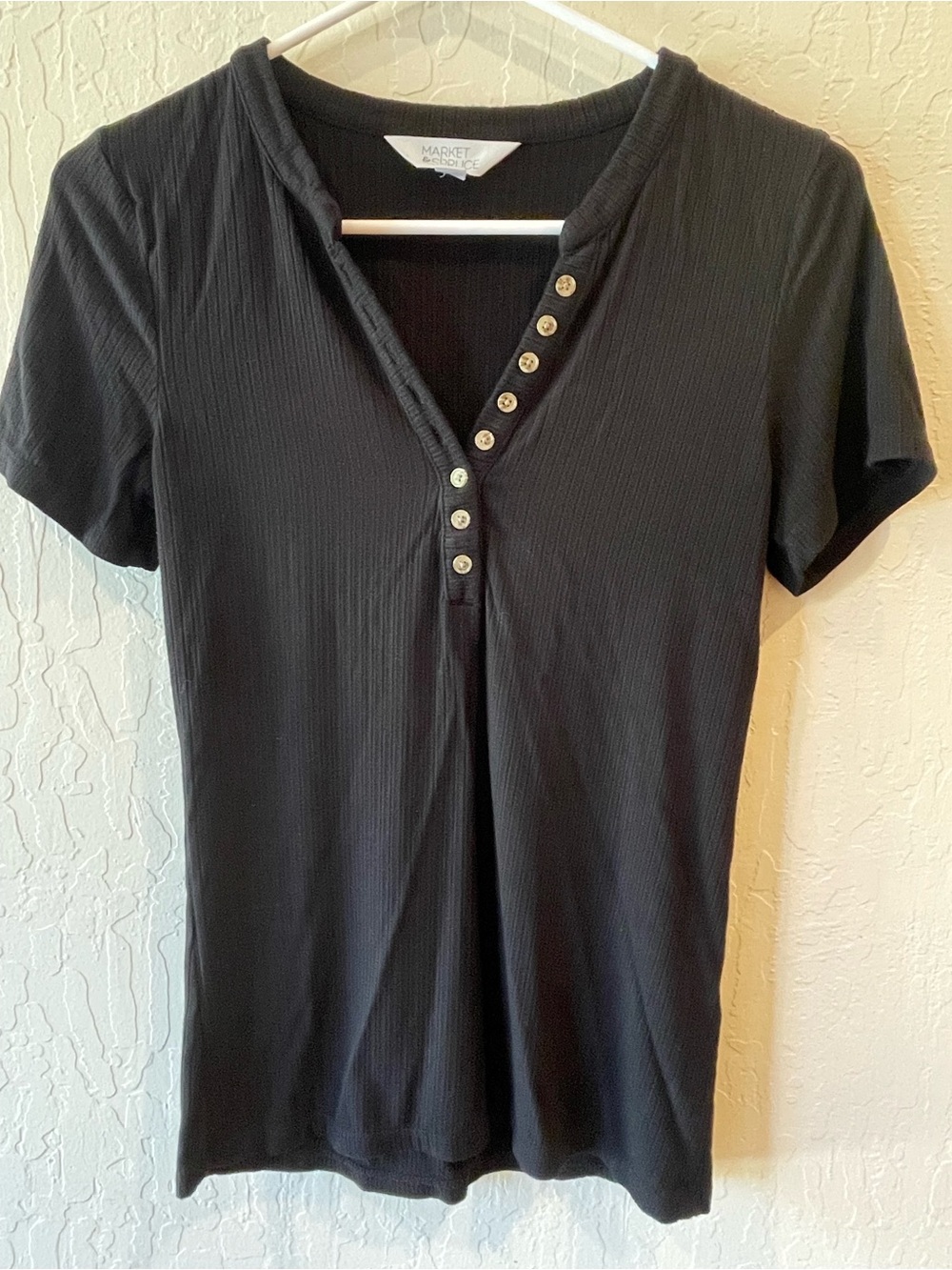 Market & Spruce Black Ribbed Henley Short-Sleeve Top